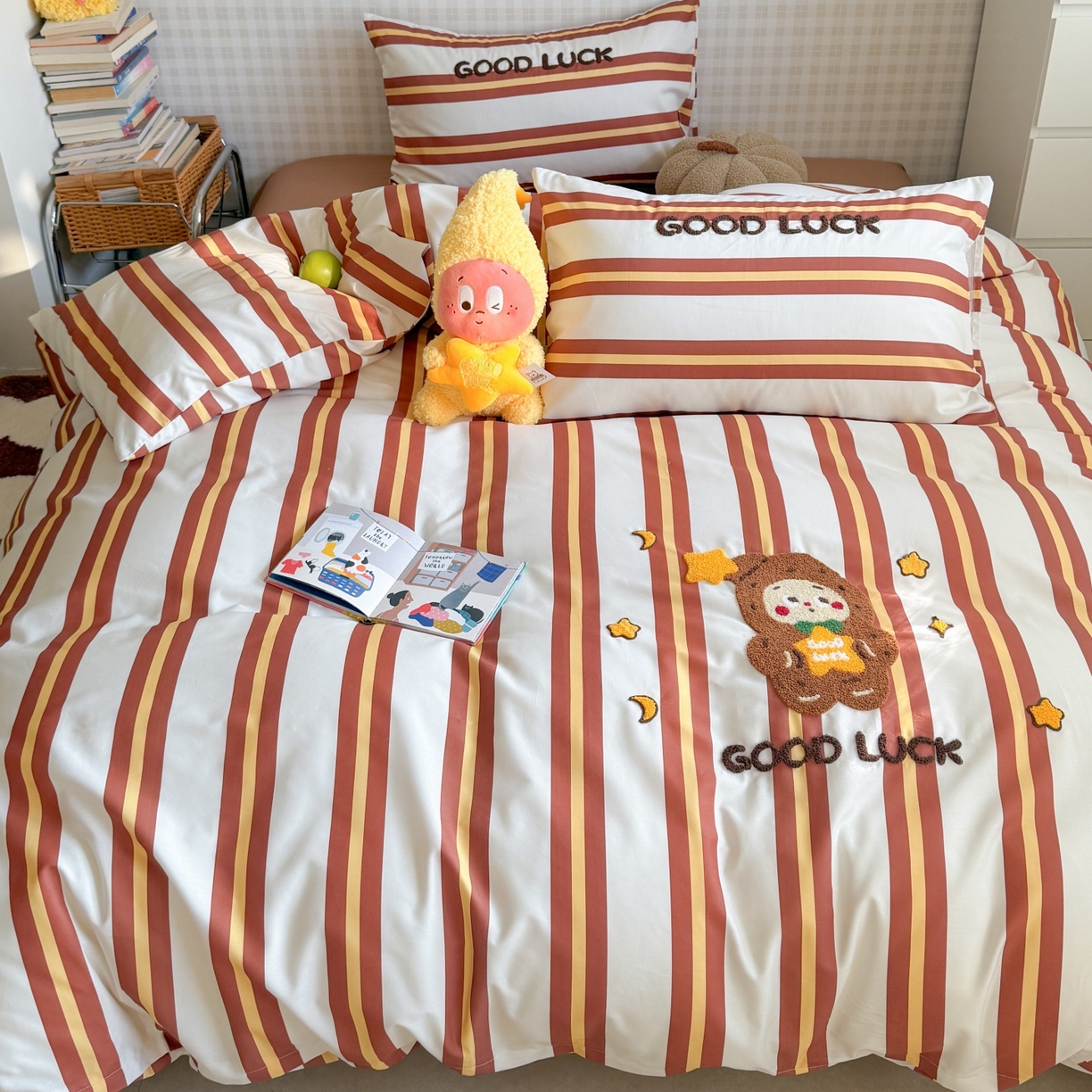 91家纺网 家纺一手货源 找家纺 觅糖家纺 2026春夏新款全棉纯棉卡通毛巾绣系列四件套 幸运熊仔