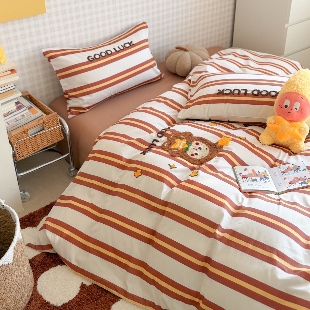 91家纺网 家纺一手货源 找家纺 觅糖家纺 2026春夏新款全棉纯棉卡通毛巾绣系列四件套 幸运熊仔