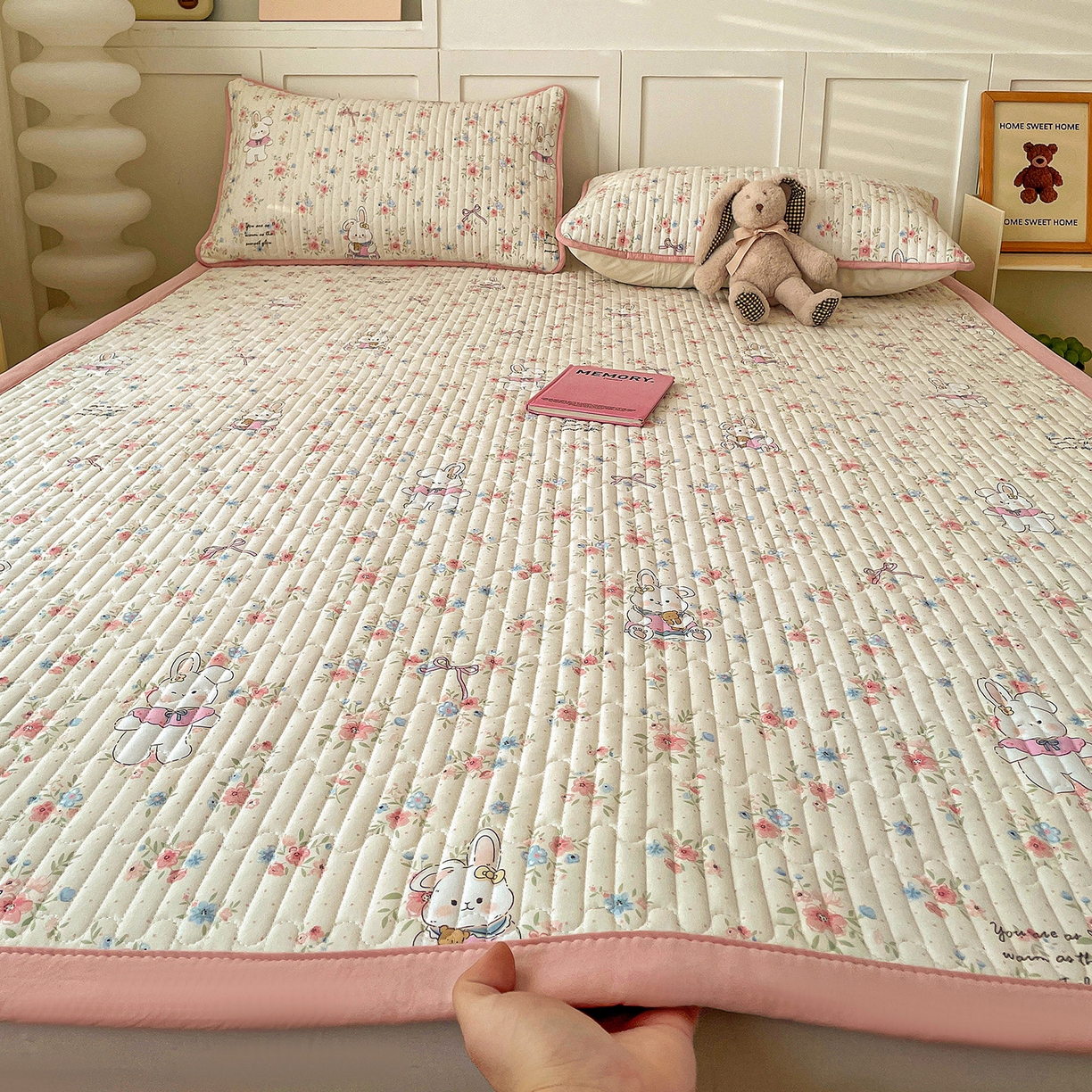 91家纺网 家纺一手货源 找家纺 （总）纽缦家纺 2026新款A类105g仿棉古法水洗棉床垫