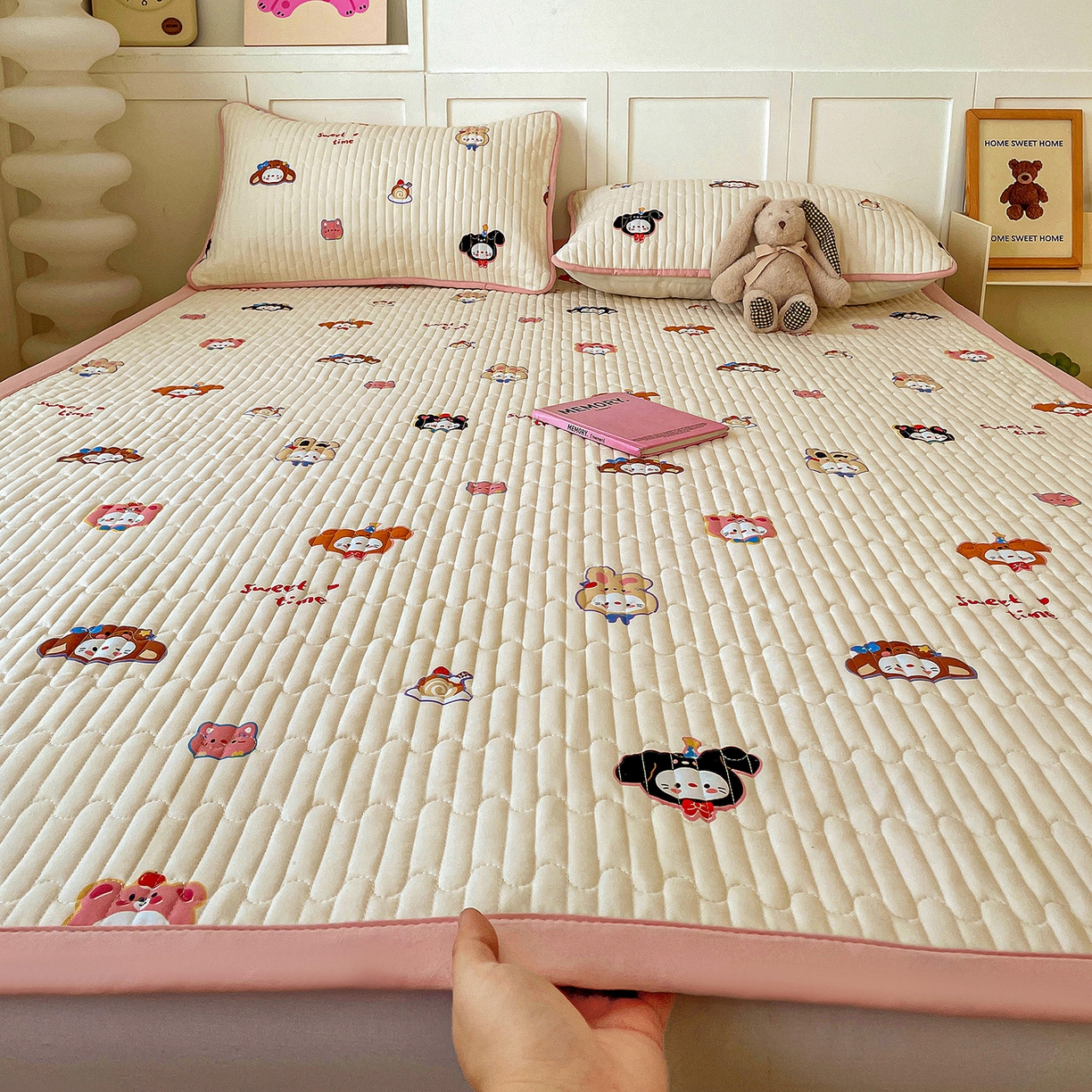 91家纺网 家纺一手货源 找家纺 纽缦家纺 2026新款A类105g仿棉古法水洗棉床垫 慕尼