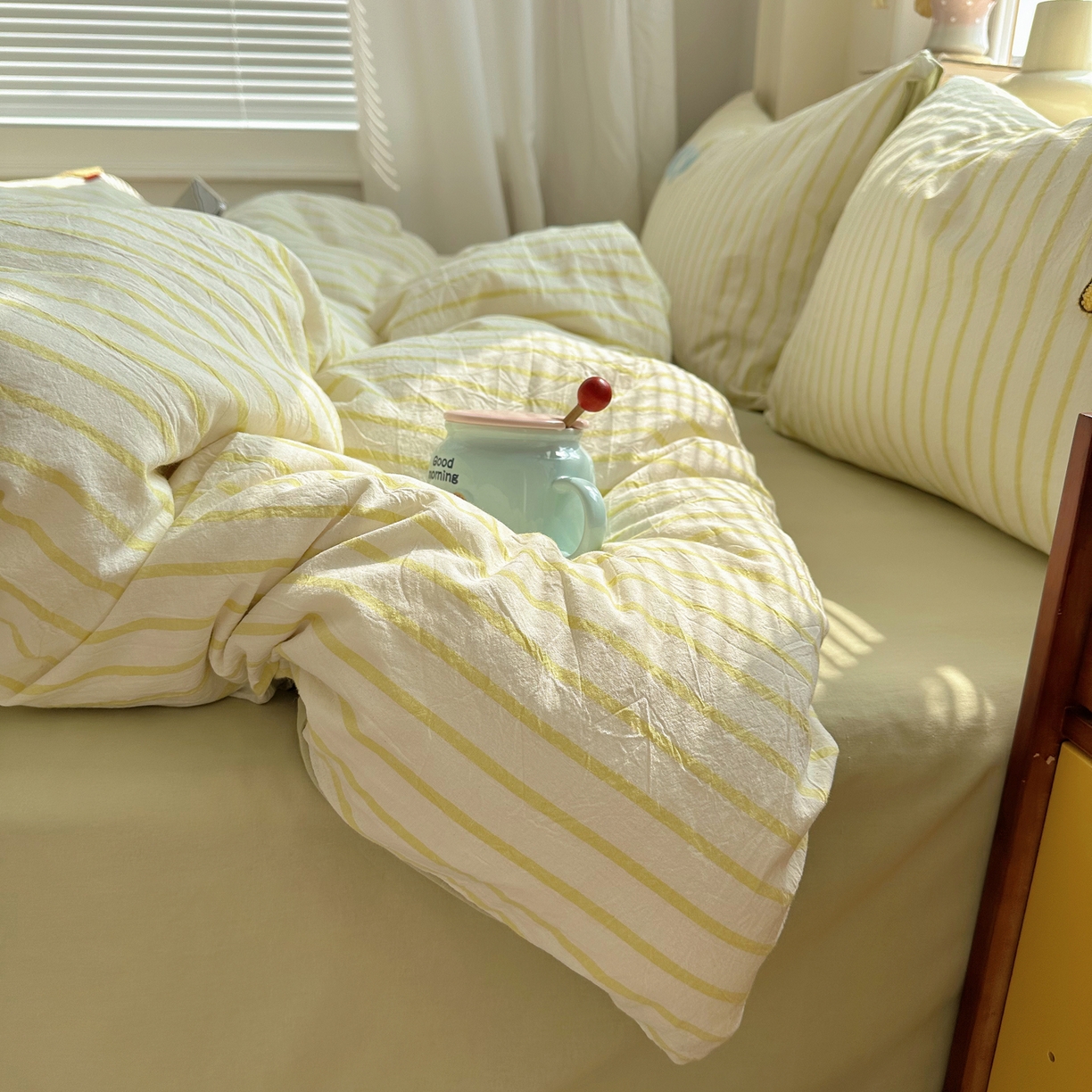 91家纺网 家纺一手货源 找家纺 慕尚家纺 2026春夏新款色织水洗棉毛巾绣四件套 小星人