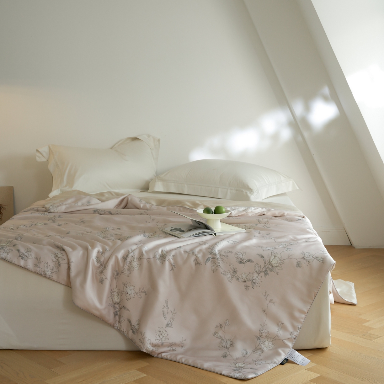 91家纺网 家纺一手货源 找家纺 沐晴家纺 2026新款春夏数码印花兰精天丝夏被空调被 夕瑶-浅桔