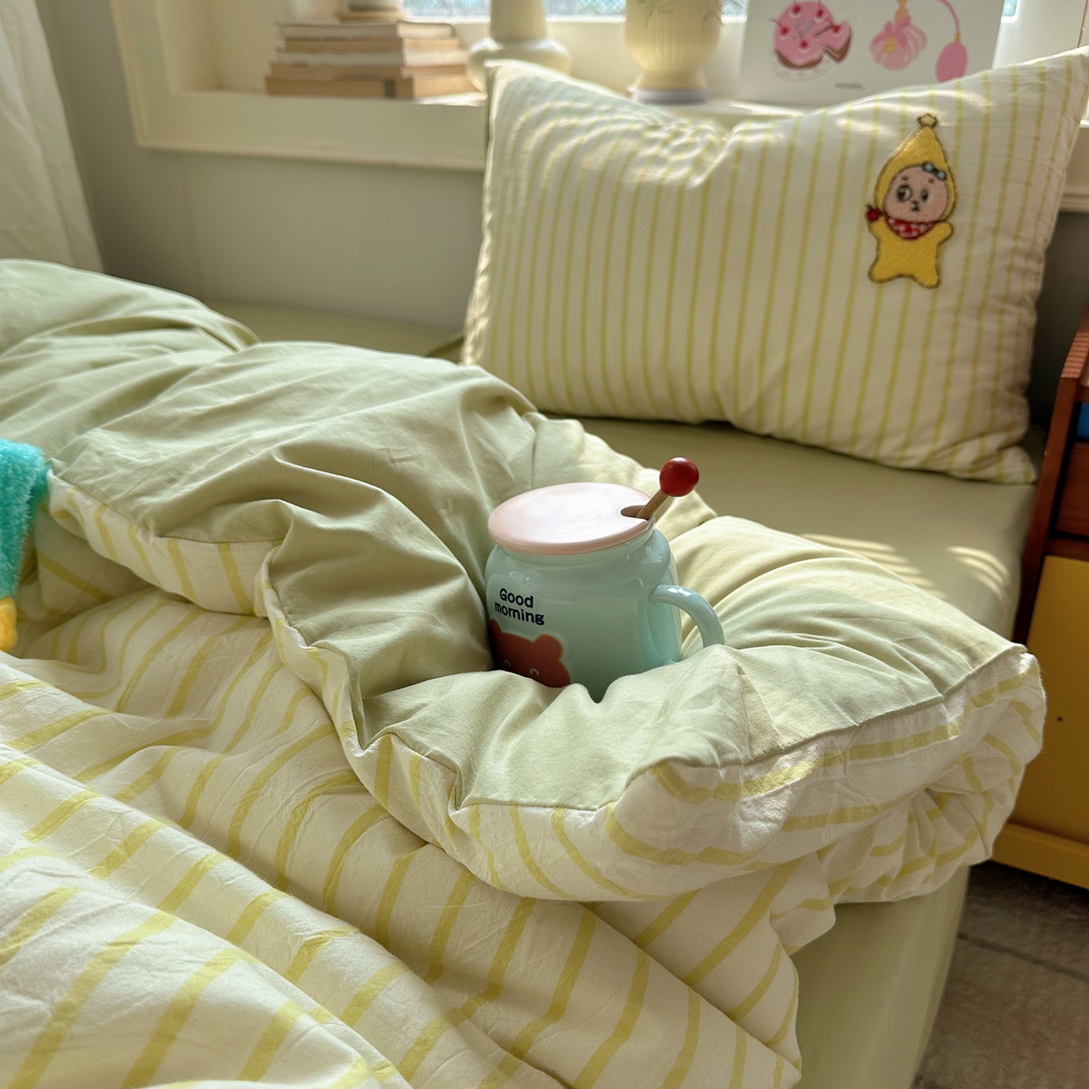 91家纺网 家纺一手货源 找家纺 慕尚家纺 2026春夏新款色织水洗棉毛巾绣四件套 小星人