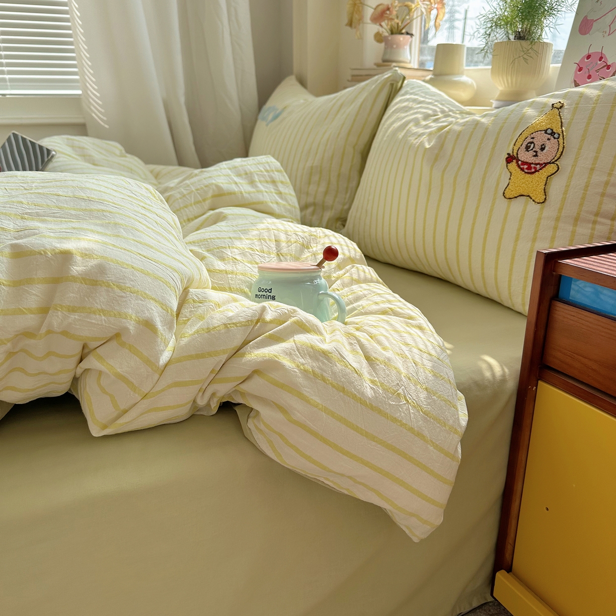 91家纺网 家纺一手货源 找家纺 慕尚家纺 2026春夏新款色织水洗棉毛巾绣四件套 小星人