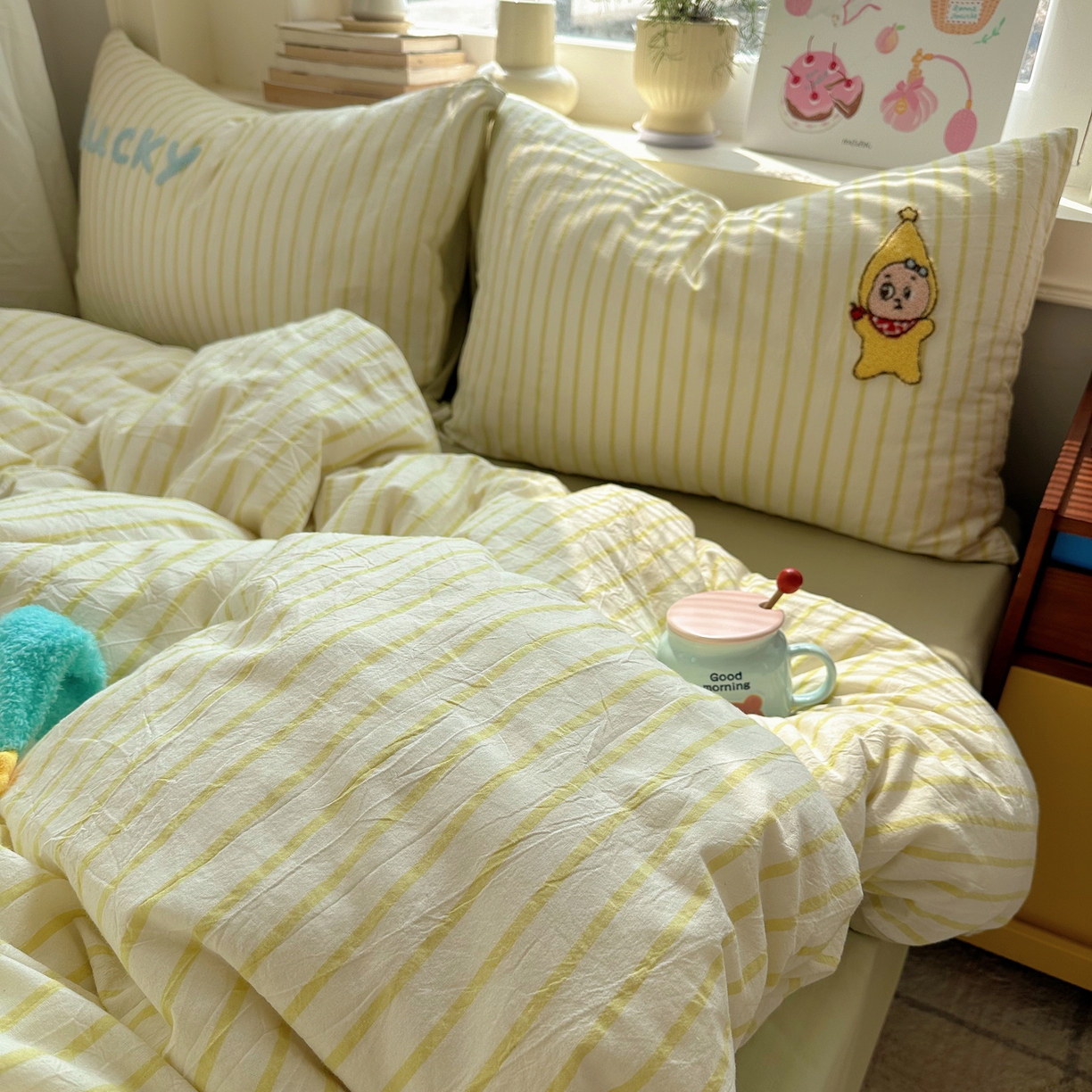 91家纺网 家纺一手货源 找家纺 慕尚家纺 2026春夏新款色织水洗棉毛巾绣四件套 小星人