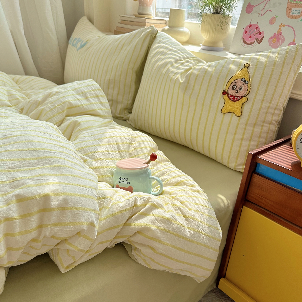 91家纺网 家纺一手货源 找家纺 慕尚家纺 2026春夏新款色织水洗棉毛巾绣四件套 小星人