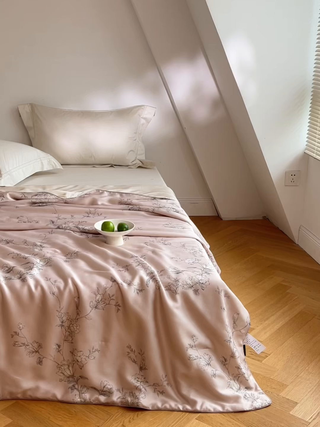 91家纺网 家纺一手货源 找家纺 沐晴家纺 2026新款春夏数码印花兰精天丝夏被空调被 夕瑶-浅桔