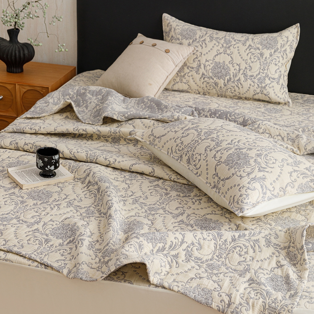 91家纺网 家纺一手货源 找家纺 悦然毛巾被 2026新款全棉三层纱加厚夏被四件套毛巾床笠盖毯毛毯枕套夏凉被空调被 欧韵米白