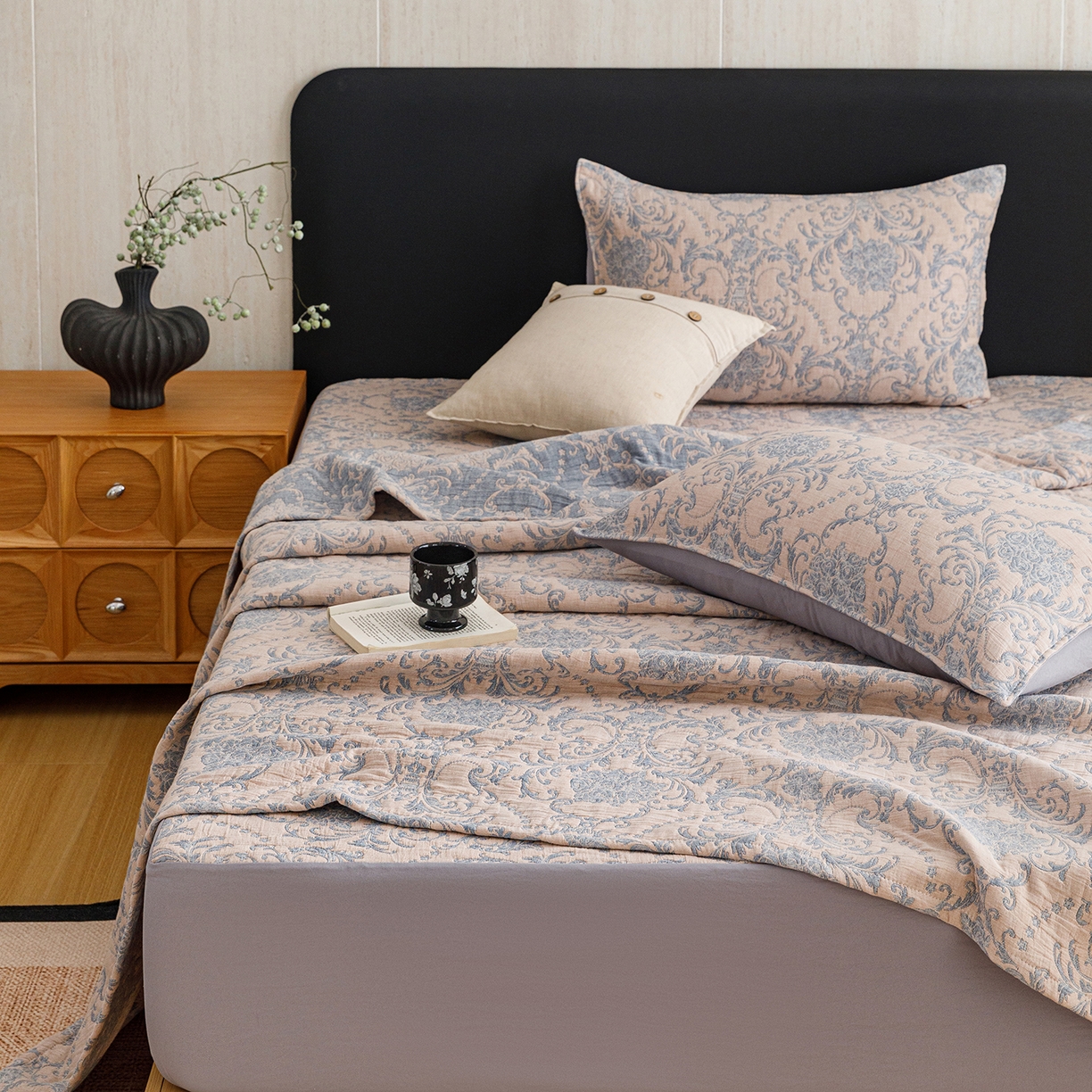 91家纺网 家纺一手货源 找家纺 悦然毛巾被 2026新款全棉三层纱加厚夏被四件套毛巾床笠盖毯毛毯枕套夏凉被空调被 欧韵