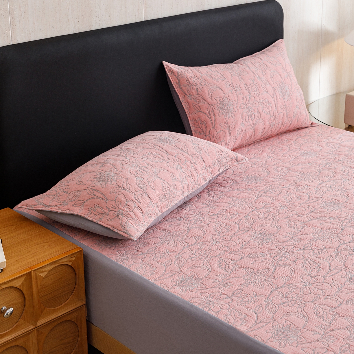 91家纺网 家纺一手货源 找家纺 悦然毛巾被 2026新款全棉三层纱加厚夏被四件套毛巾床笠盖毯毛毯枕套夏凉被空调被 雾花豆纱