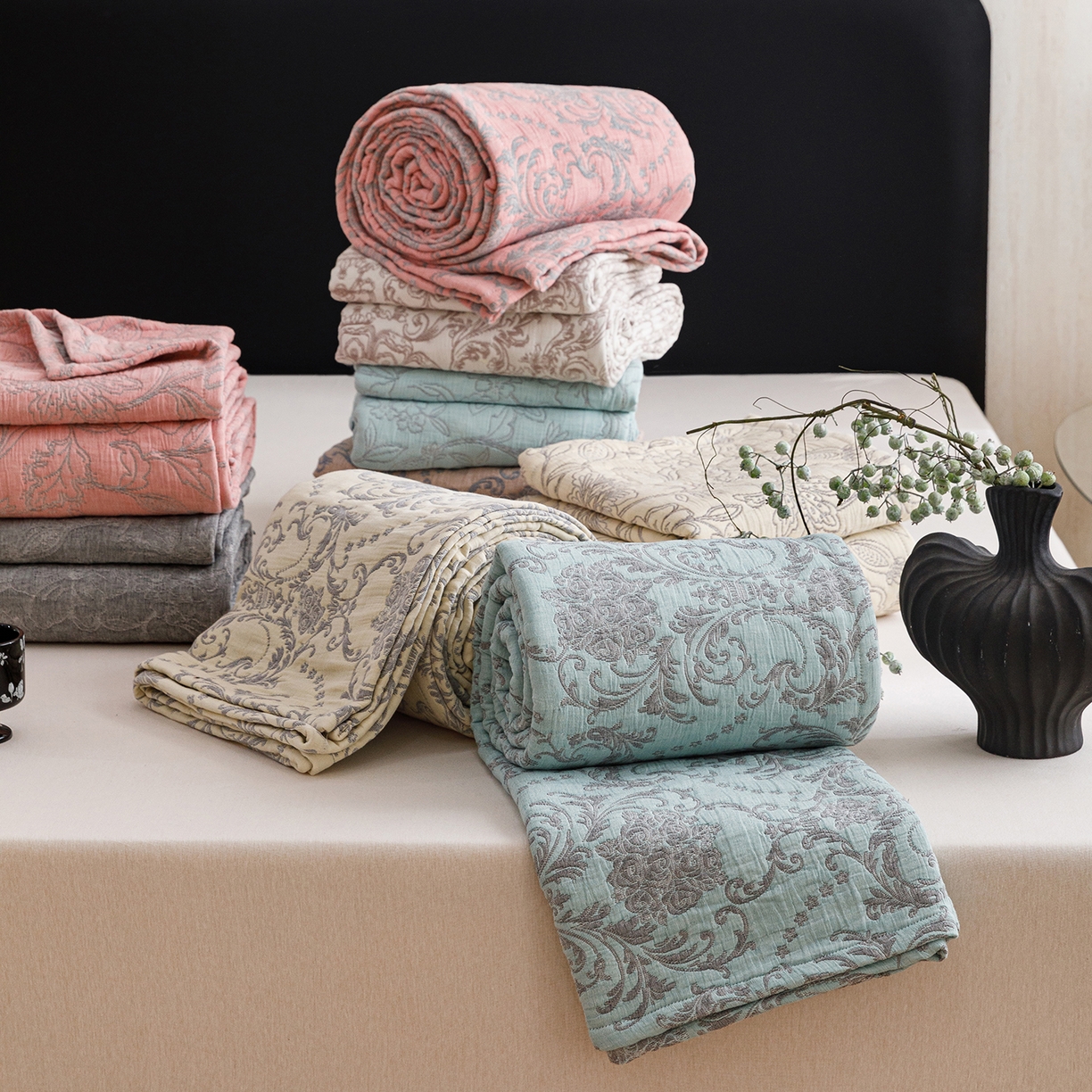 91家纺网 家纺一手货源 找家纺 悦然毛巾被 2026新款全棉三层纱加厚夏被四件套毛巾床笠盖毯毛毯枕套夏凉被空调被 组合图仅供展示-不可下单