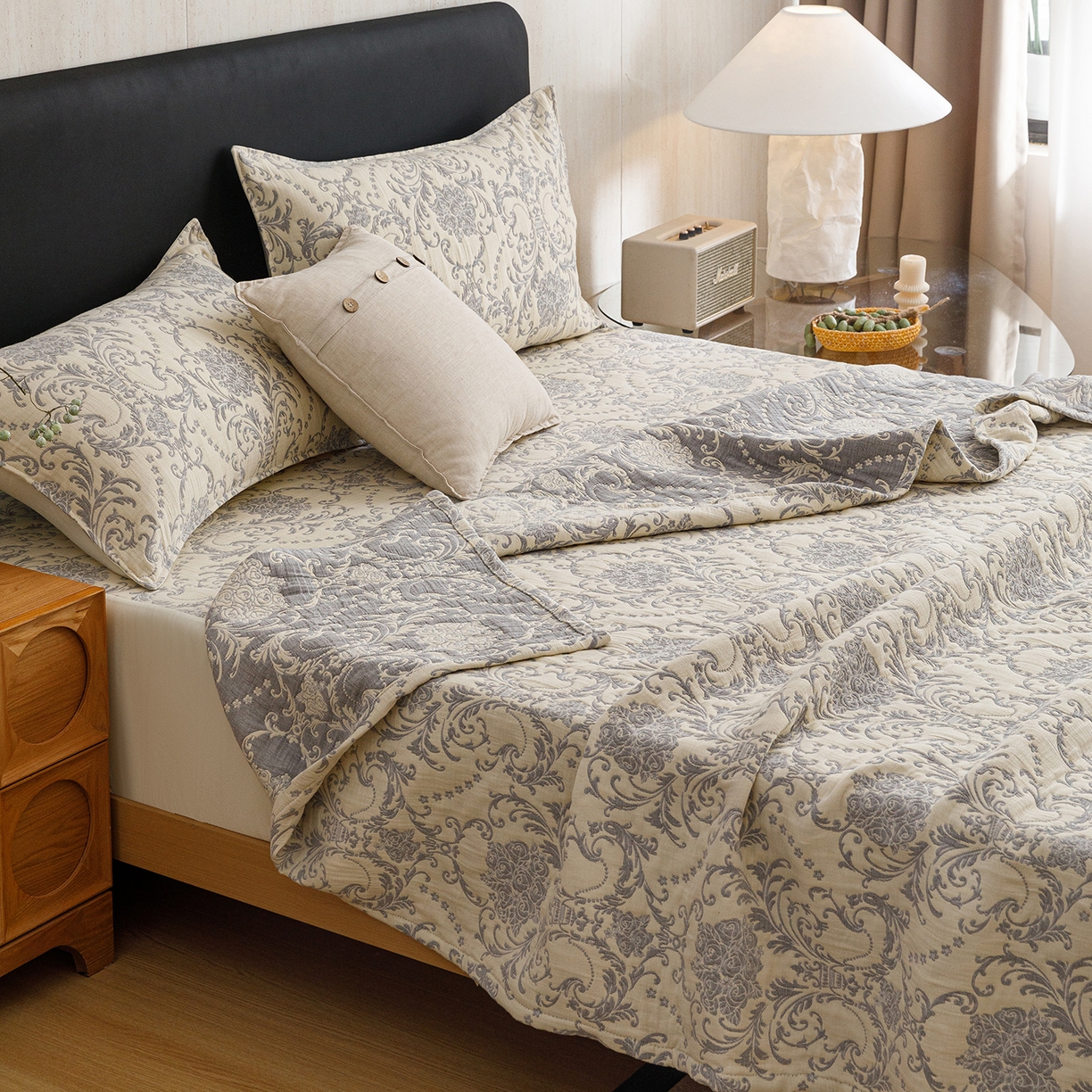 91家纺网 家纺一手货源 找家纺 悦然毛巾被 2026新款全棉三层纱加厚夏被四件套毛巾床笠盖毯毛毯枕套夏凉被空调被 欧韵米白