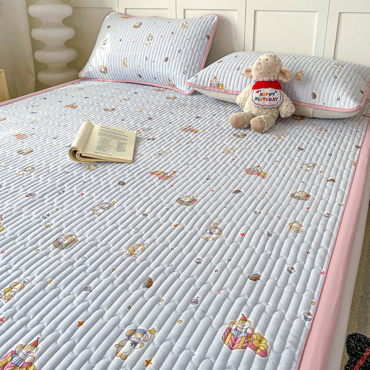 91家纺网 家纺一手货源 找家纺 纽缦家纺 2026新款A类105g仿棉古法水洗棉床垫 安琪拉