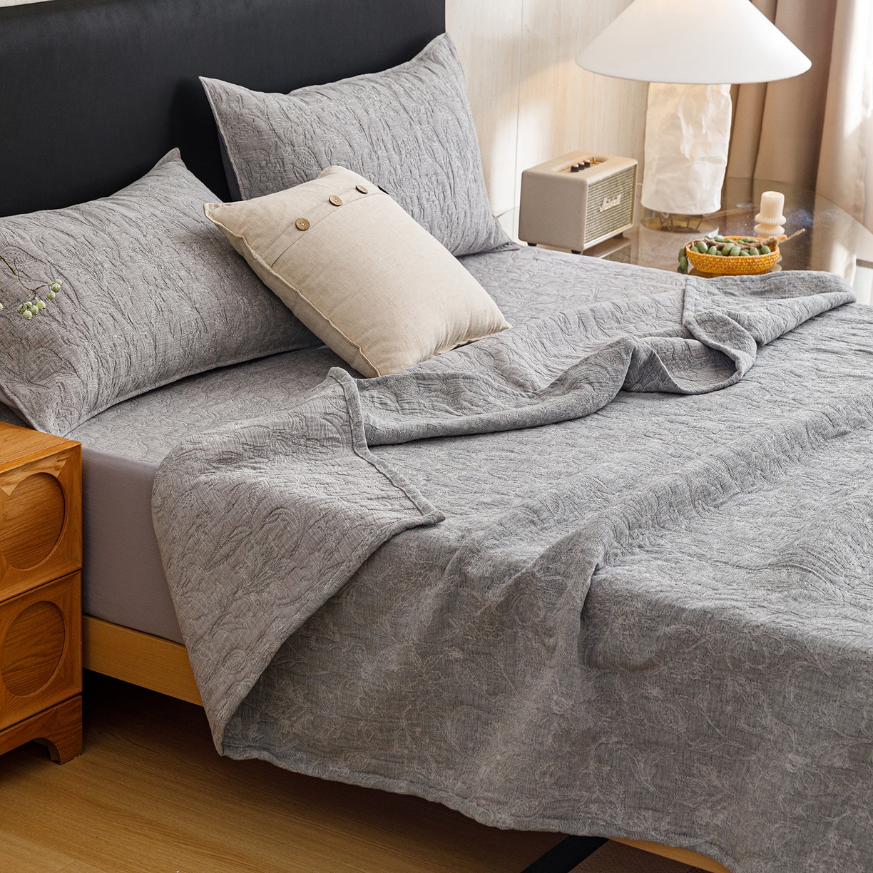 91家纺网 家纺一手货源 找家纺 悦然毛巾被 2026新款全棉三层纱加厚夏被四件套毛巾床笠盖毯毛毯枕套夏凉被空调被 雾花织梦