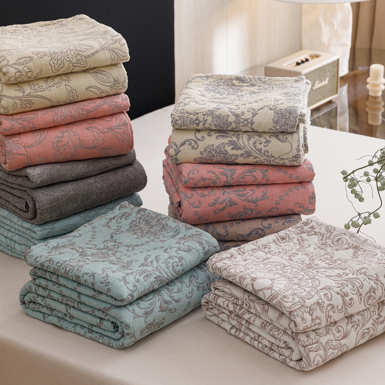 91家纺网 家纺一手货源 找家纺 悦然毛巾被 2026新款全棉三层纱加厚夏被四件套毛巾床笠盖毯毛毯枕套夏凉被空调被 组合图仅供展示-不可下单