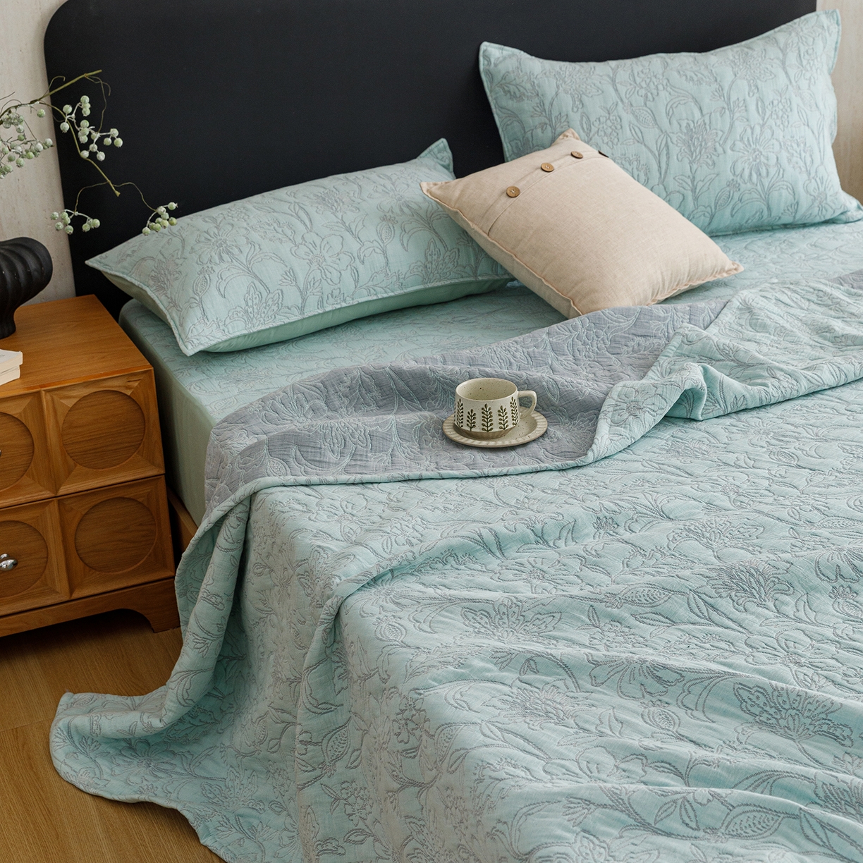 91家纺网 家纺一手货源 找家纺 悦然毛巾被 2026新款全棉三层纱加厚夏被四件套毛巾床笠盖毯毛毯枕套夏凉被空调被 花织流年蓝