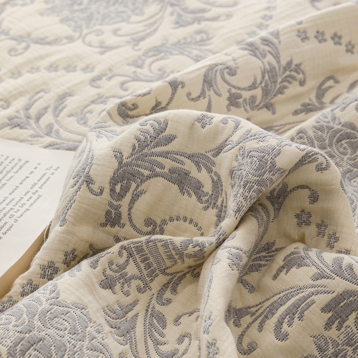 91家纺网 家纺一手货源 找家纺 悦然毛巾被 2026新款全棉三层纱加厚夏被四件套毛巾床笠盖毯毛毯枕套夏凉被空调被 欧韵米白