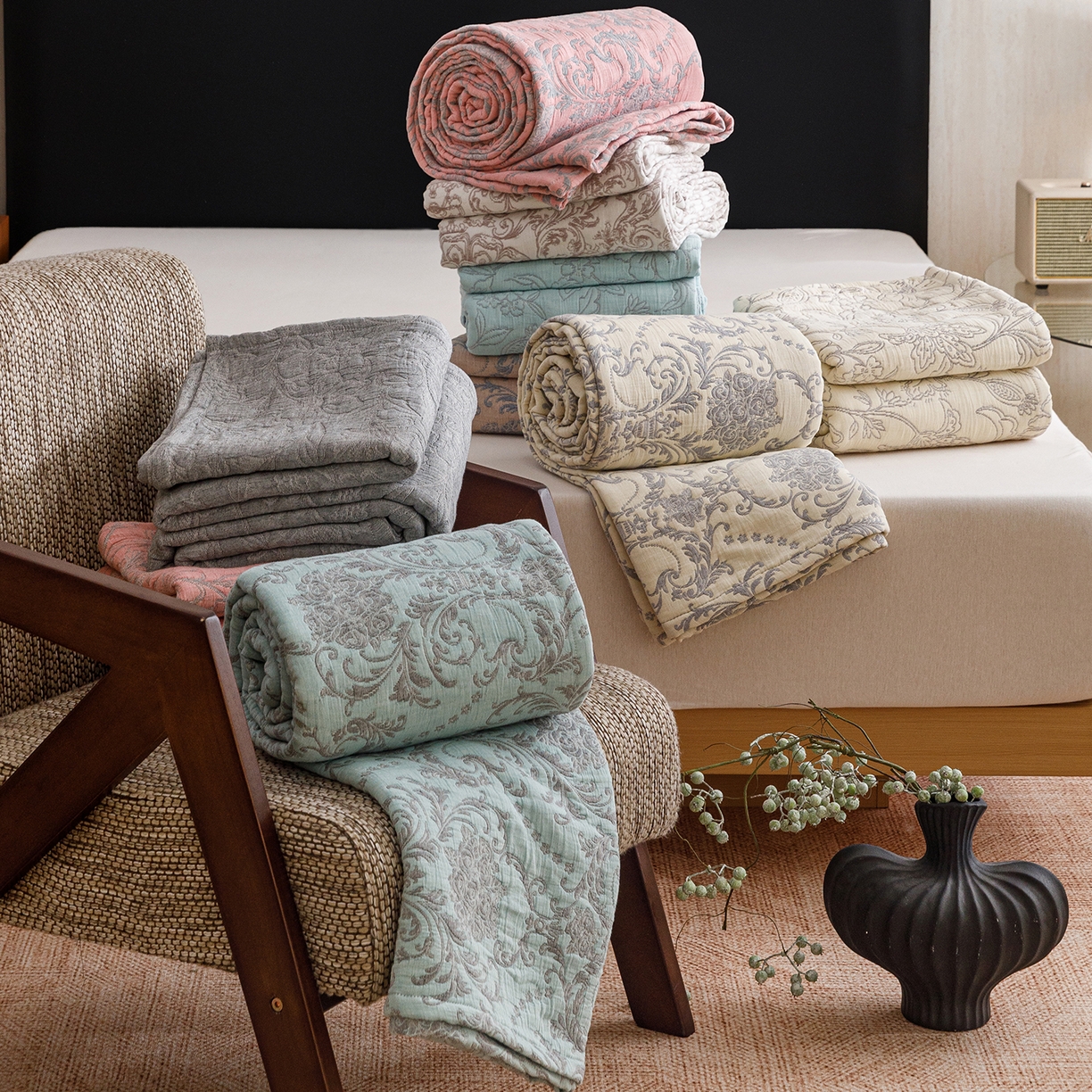 91家纺网 家纺一手货源 找家纺 悦然毛巾被 2026新款全棉三层纱加厚夏被四件套毛巾床笠盖毯毛毯枕套夏凉被空调被 组合图仅供展示-不可下单