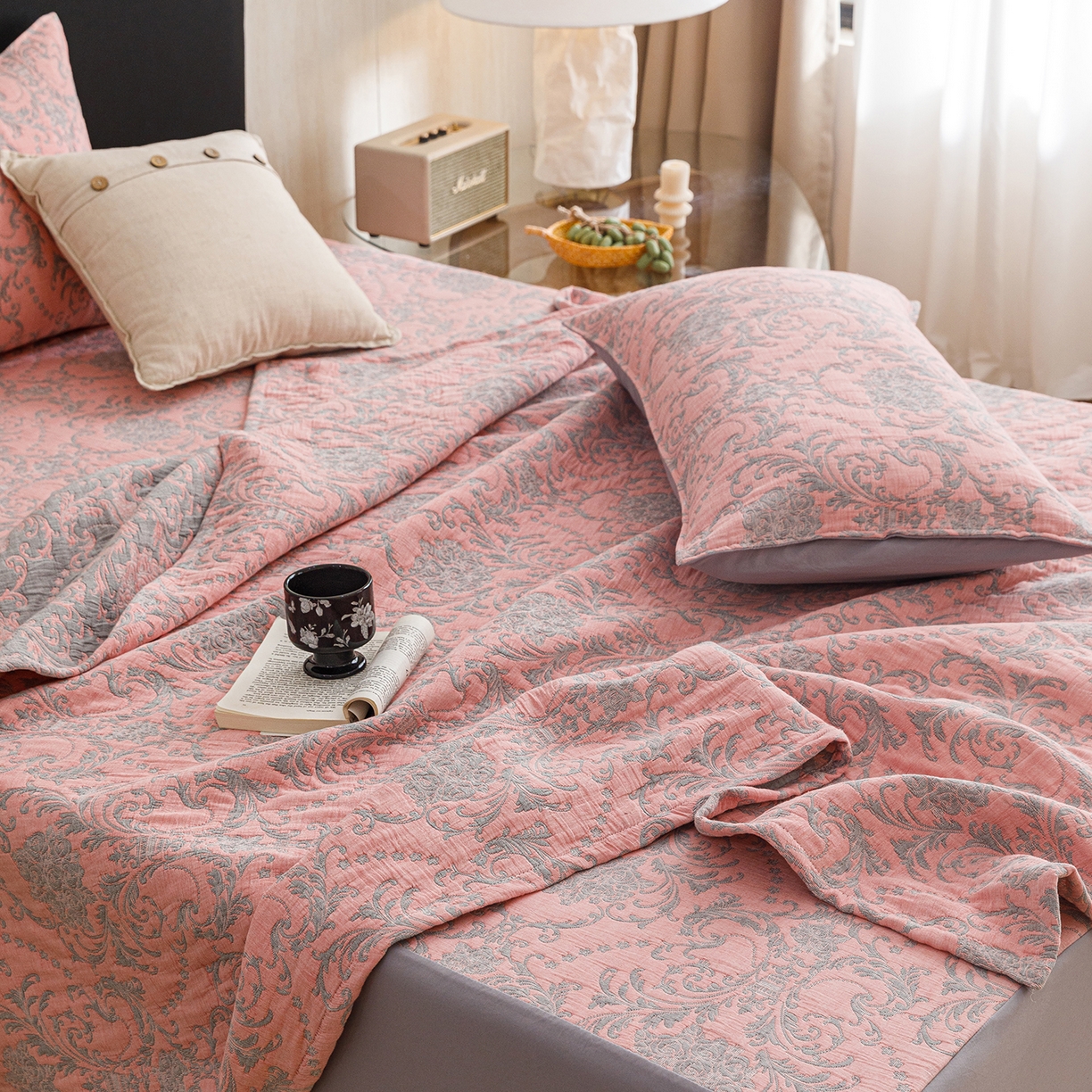 91家纺网 家纺一手货源 找家纺 悦然毛巾被 2026新款全棉三层纱加厚夏被四件套毛巾床笠盖毯毛毯枕套夏凉被空调被 欧韵粉