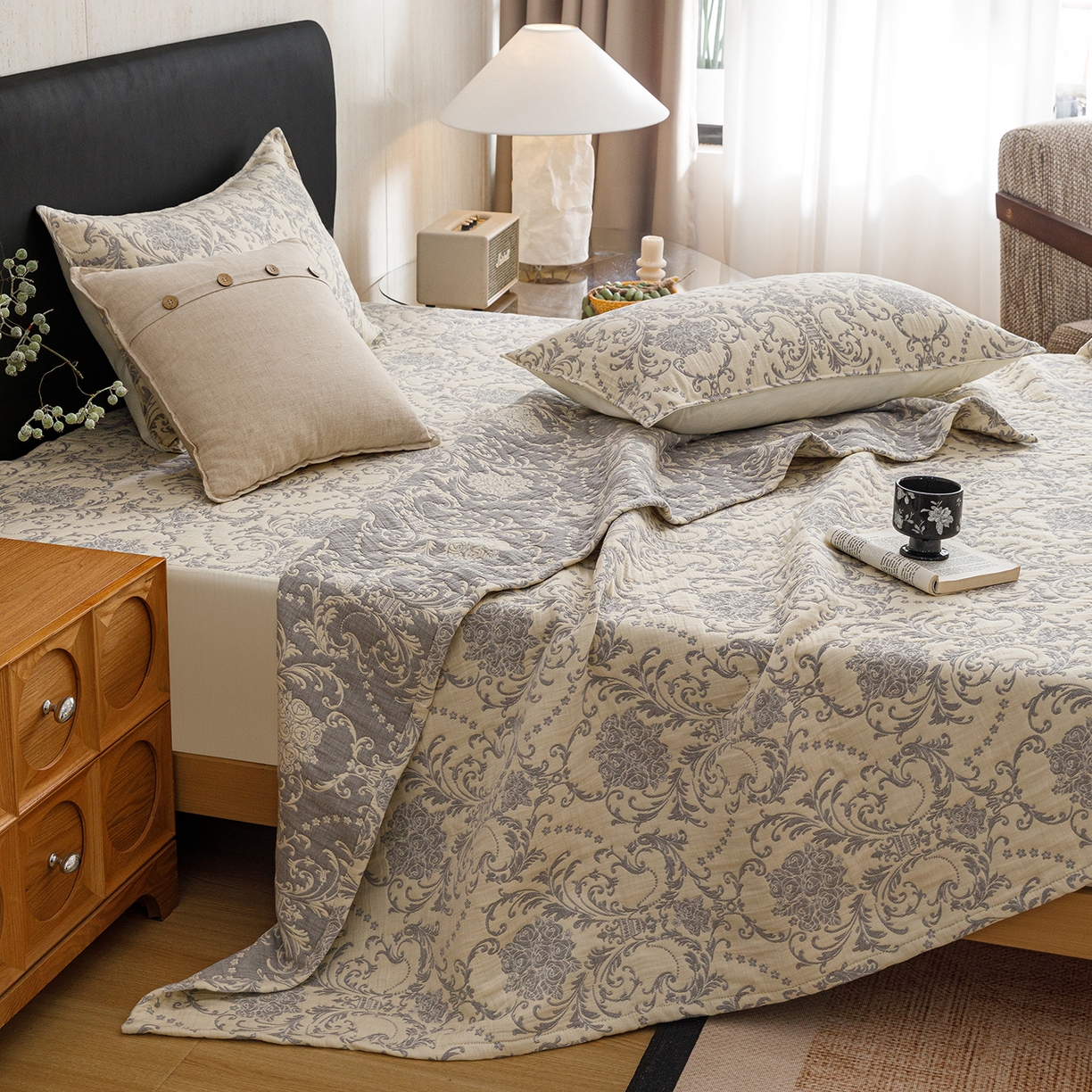 91家纺网 家纺一手货源 找家纺 悦然毛巾被 2026新款全棉三层纱加厚夏被四件套毛巾床笠盖毯毛毯枕套夏凉被空调被 欧韵米白