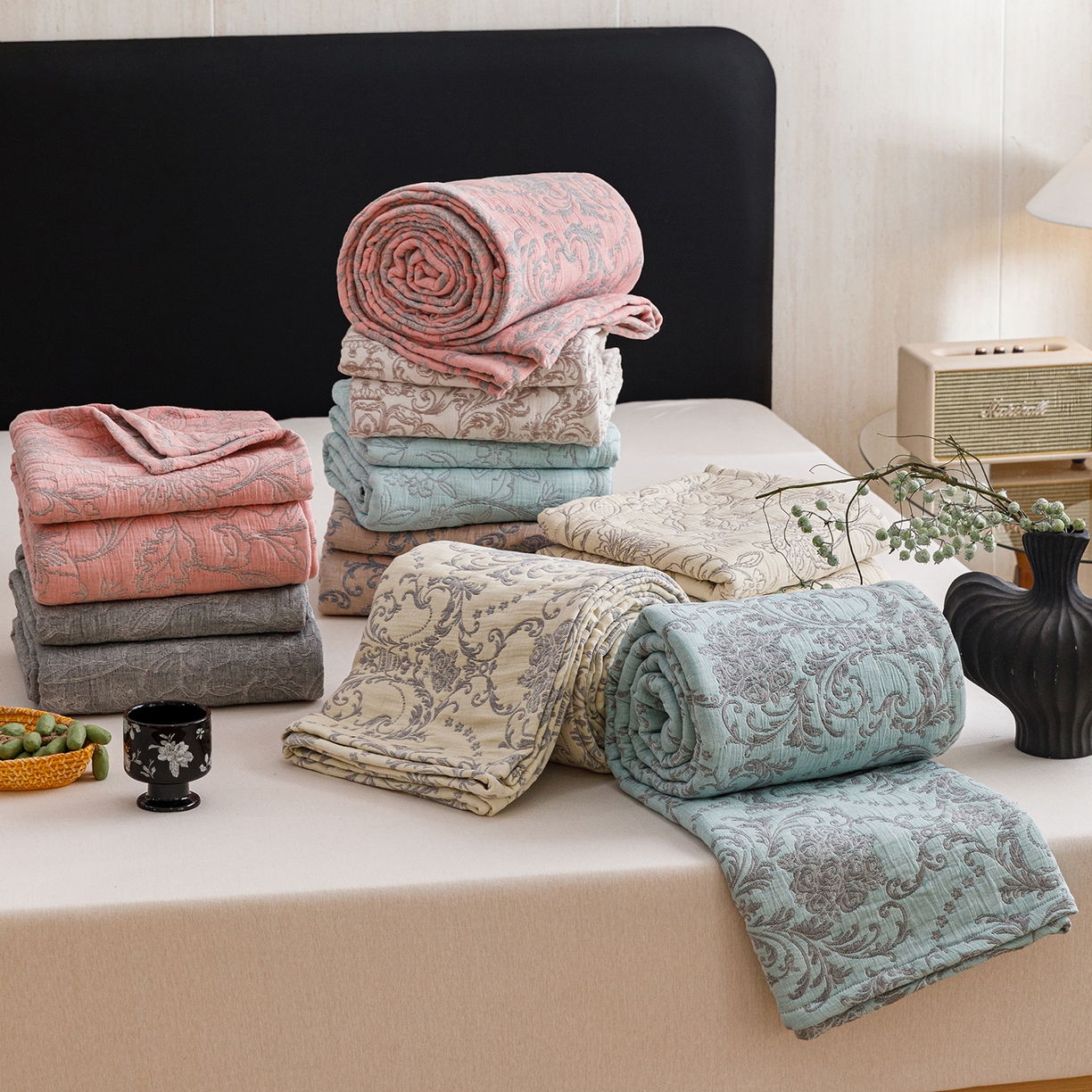 91家纺网 家纺一手货源 找家纺 悦然毛巾被 2026新款全棉三层纱加厚夏被四件套毛巾床笠盖毯毛毯枕套夏凉被空调被 组合图仅供展示-不可下单