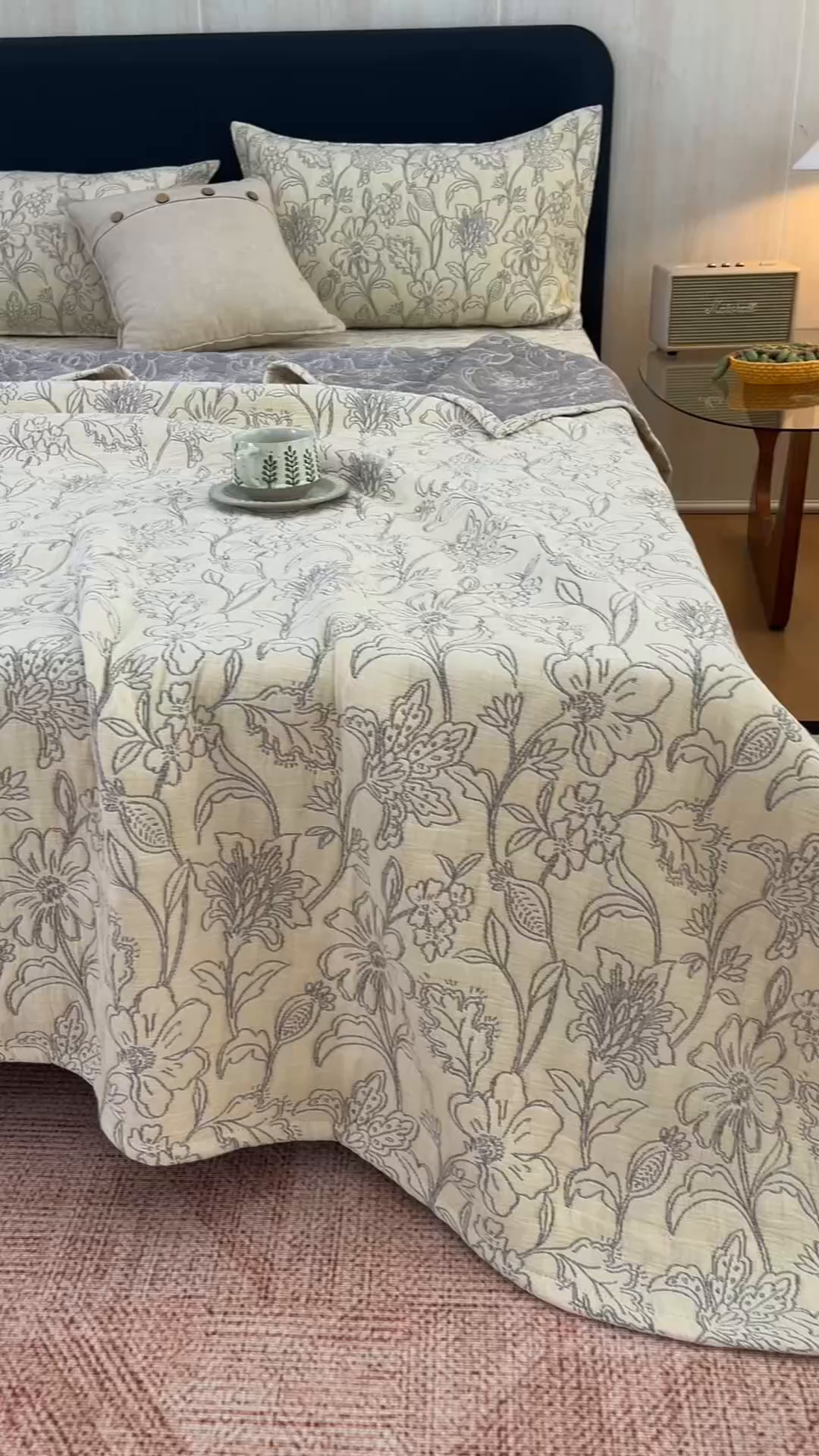 91家纺网 家纺一手货源 找家纺 悦然毛巾被 2026新款全棉三层纱加厚夏被四件套毛巾床笠盖毯毛毯枕套夏凉被空调被 花织流年