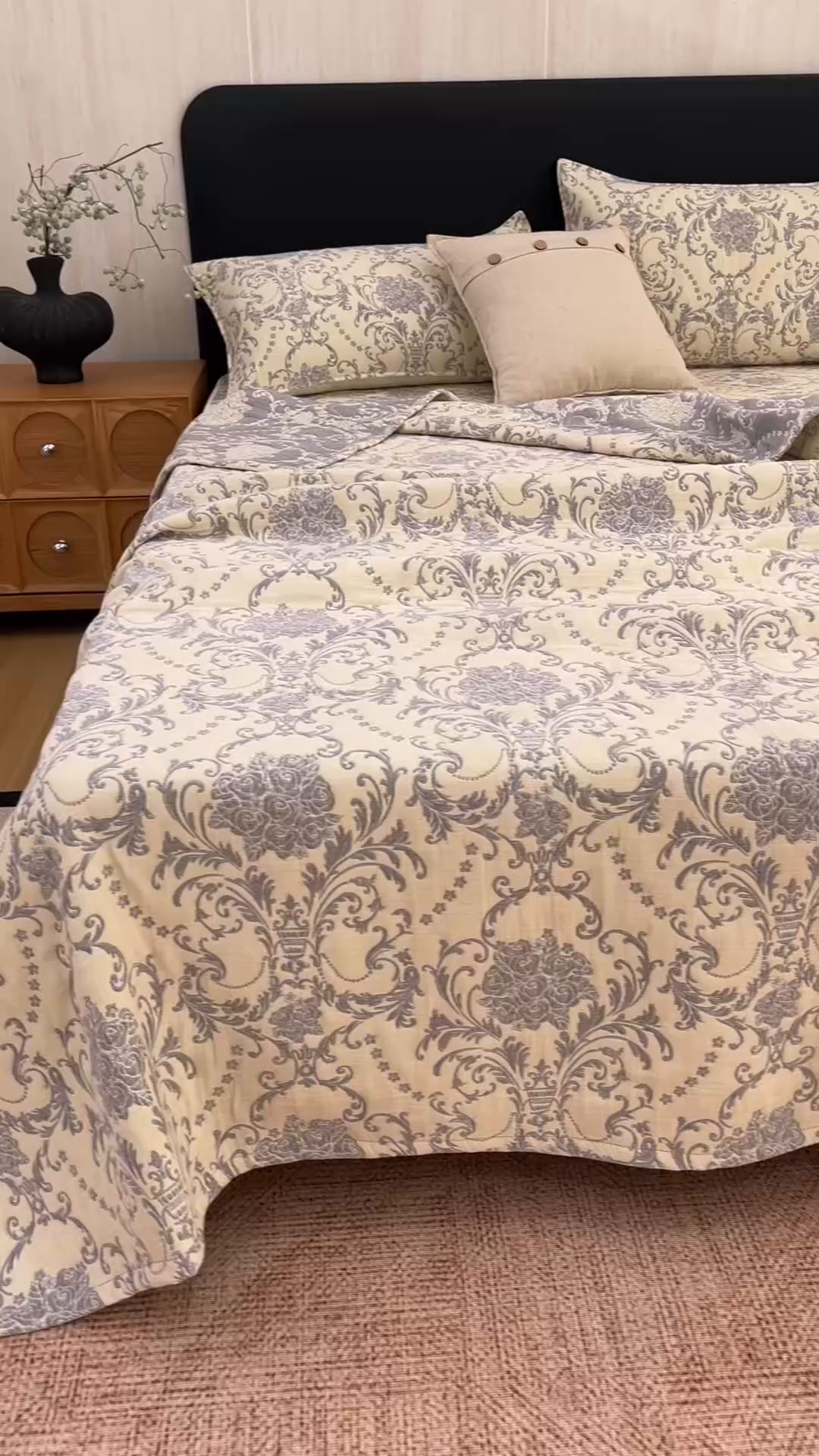 91家纺网 家纺一手货源 找家纺 悦然毛巾被 2026新款全棉三层纱加厚夏被四件套毛巾床笠盖毯毛毯枕套夏凉被空调被 欧韵米白