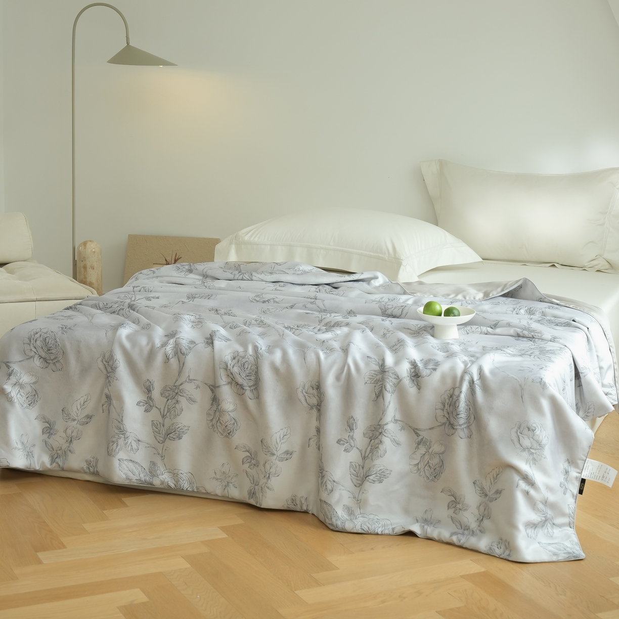 91家纺网 家纺一手货源 找家纺 沐晴家纺 2026新款春夏数码印花兰精天丝夏被空调被 夏洛-灰