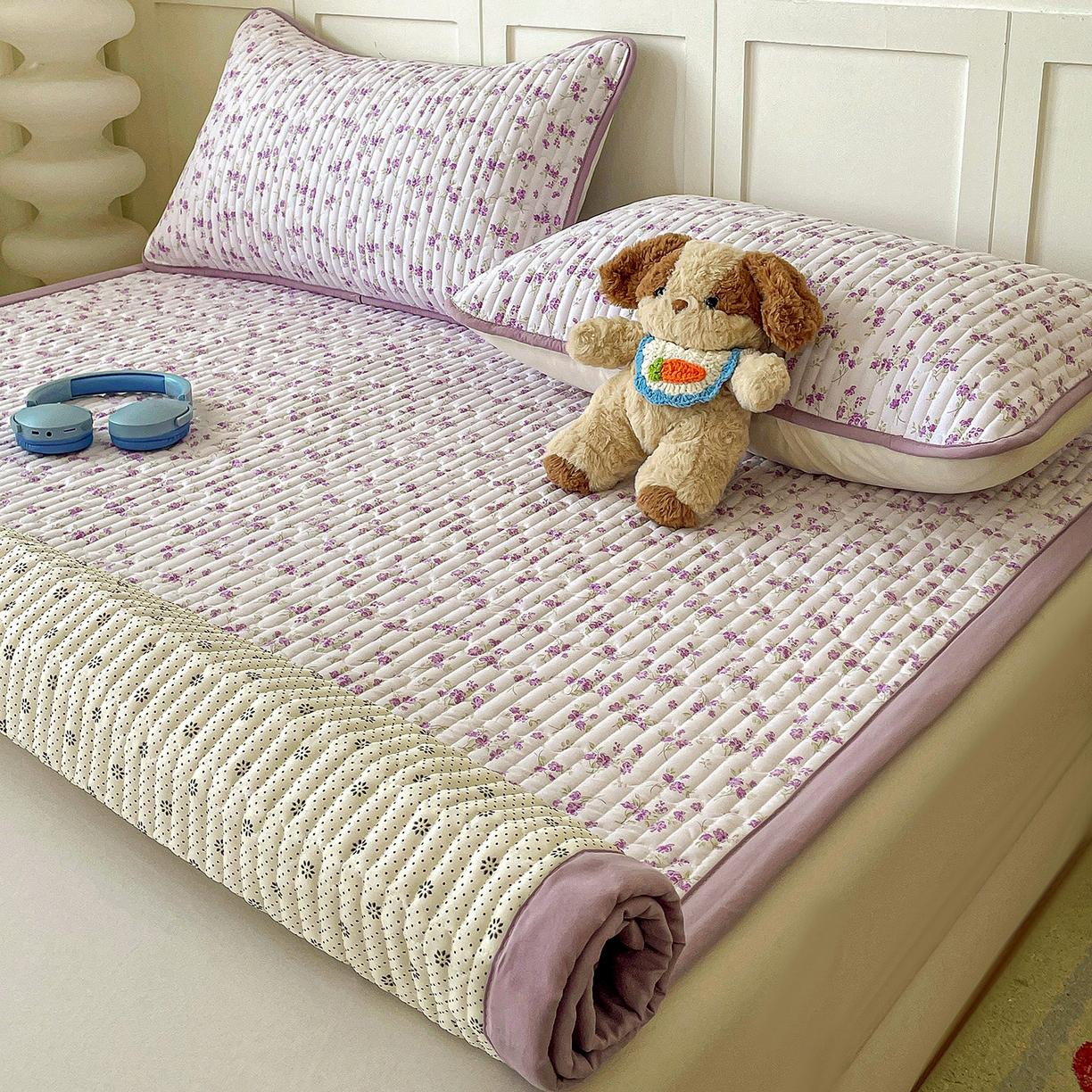 91家纺网 家纺一手货源 找家纺 纽缦家纺 2026新款A类105g仿棉古法水洗棉床垫 波影紫