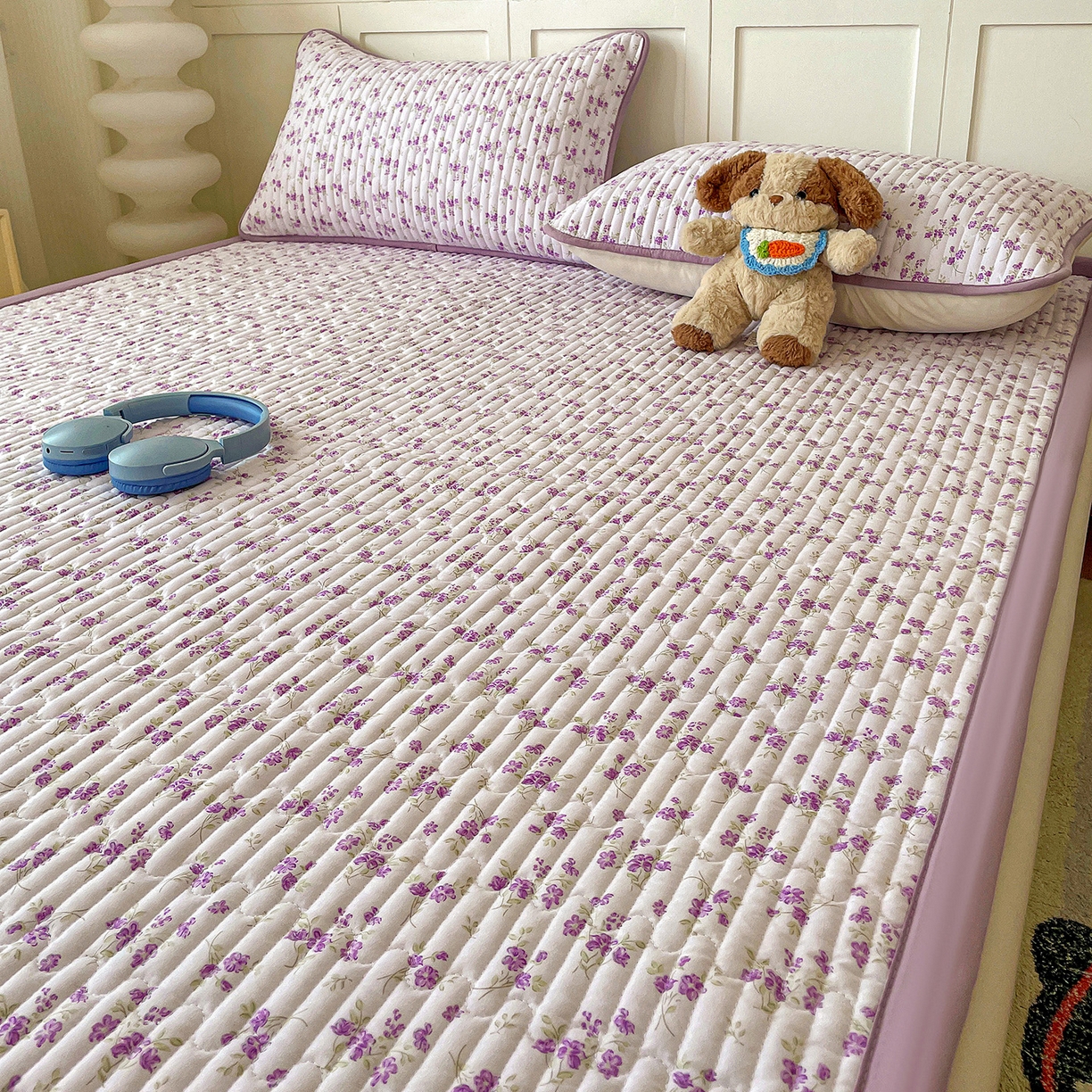 91家纺网 家纺一手货源 找家纺 纽缦家纺 2026新款A类105g仿棉古法水洗棉床垫 波影紫