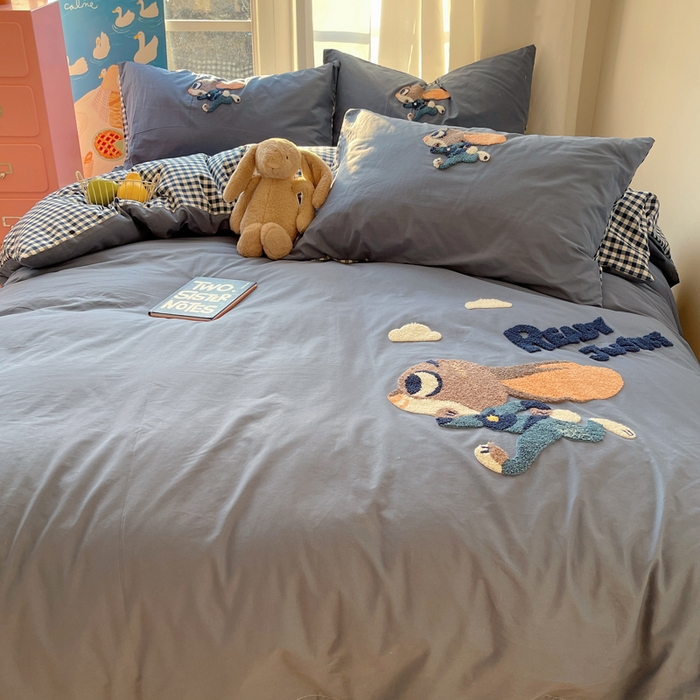 91家纺网 家纺一手货源 找家纺 慕尚家纺 2026春夏新款色织水洗棉毛巾绣四件套 朱迪