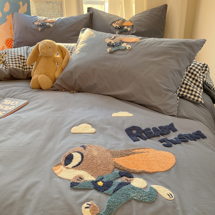 91家纺网 家纺一手货源 找家纺 慕尚家纺 2026春夏新款色织水洗棉毛巾绣四件套 朱迪