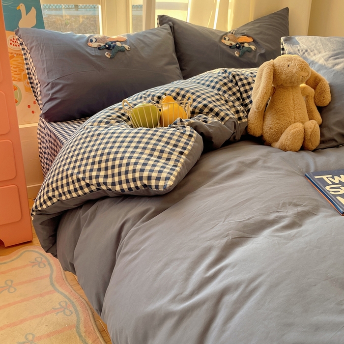 91家纺网 家纺一手货源 找家纺 慕尚家纺 2026春夏新款色织水洗棉毛巾绣四件套 朱迪