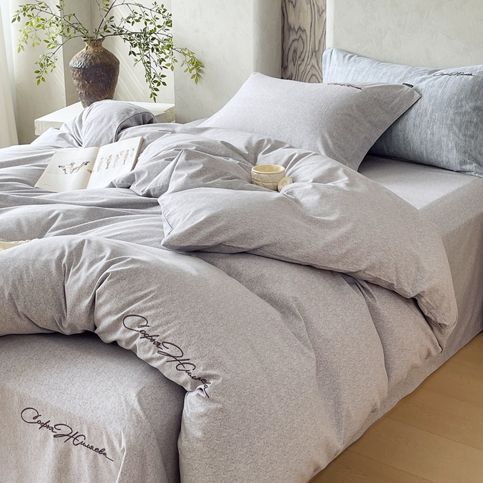 91家纺网 家纺一手货源 找家纺 春皖家纺 2026春夏新款天丝棉刺绣四件套 钛绮灰