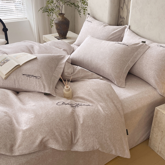 91家纺网 家纺一手货源 找家纺 春皖家纺 2026春夏新款天丝棉刺绣四件套 曼妮-云褐色