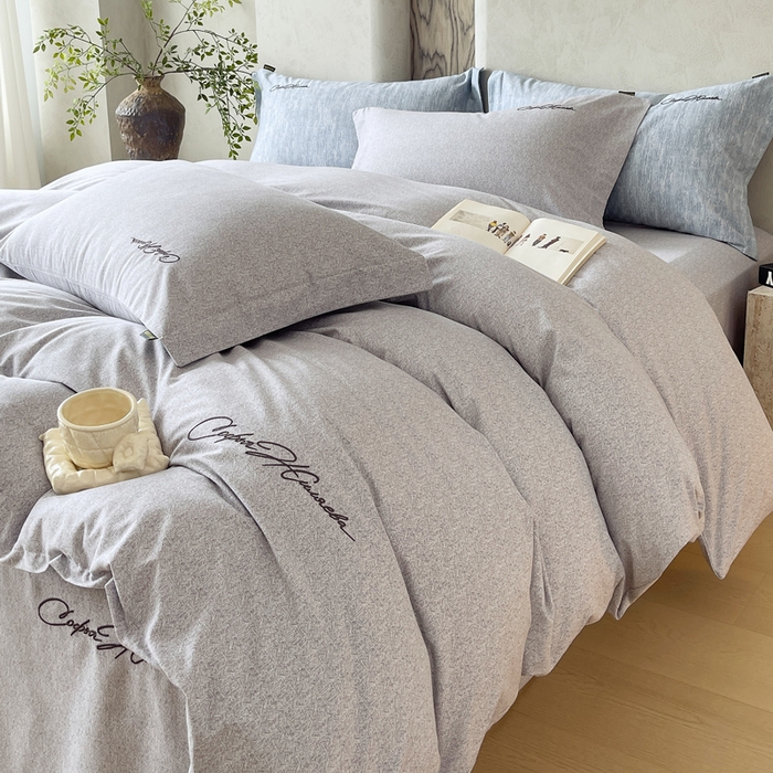 91家纺网 家纺一手货源 找家纺 春皖家纺 2026春夏新款天丝棉刺绣四件套 钛绮灰