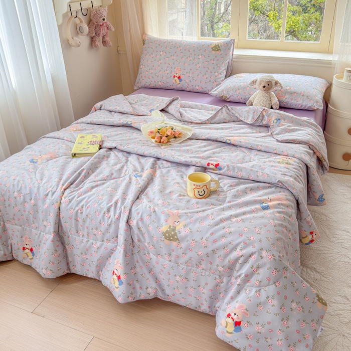 91家纺网 家纺一手货源 找家纺 梦舒阳家纺 2026新款仿棉夏凉被古法水洗棉夏被空调被跑量款 花涧小兔