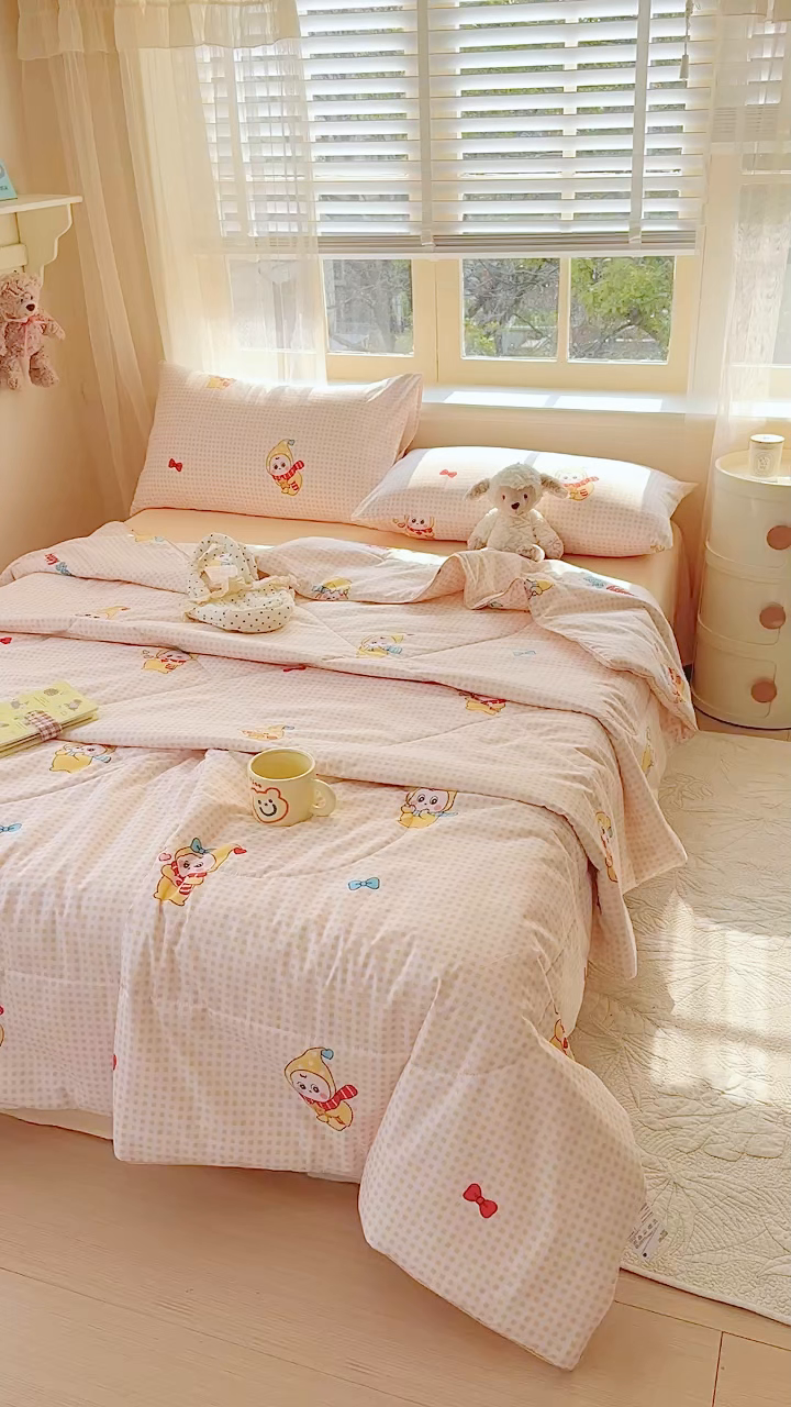 91家纺网 家纺一手货源 找家纺 梦舒阳家纺 2026新款仿棉夏凉被古法水洗棉夏被空调被跑量款 黄格子星星