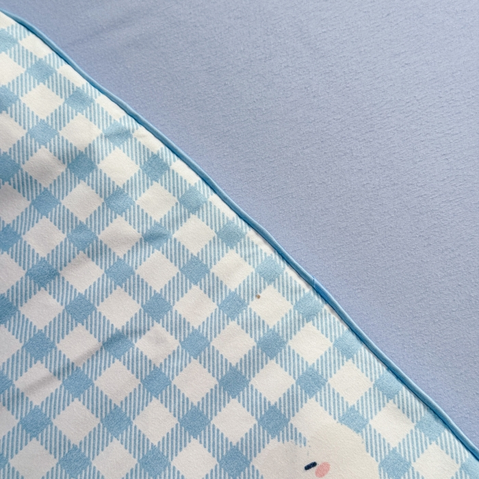 91家纺网 家纺一手货源 找家纺 梦舒阳家纺 2026新款仿棉夏凉被古法水洗棉夏被空调被跑量款 蓝格子兔子