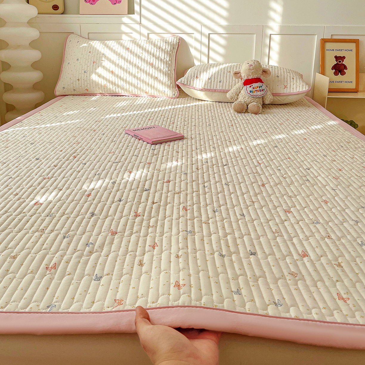 纽缦家纺 2026新款A类105g仿棉古法水洗棉床垫 彩蝶红