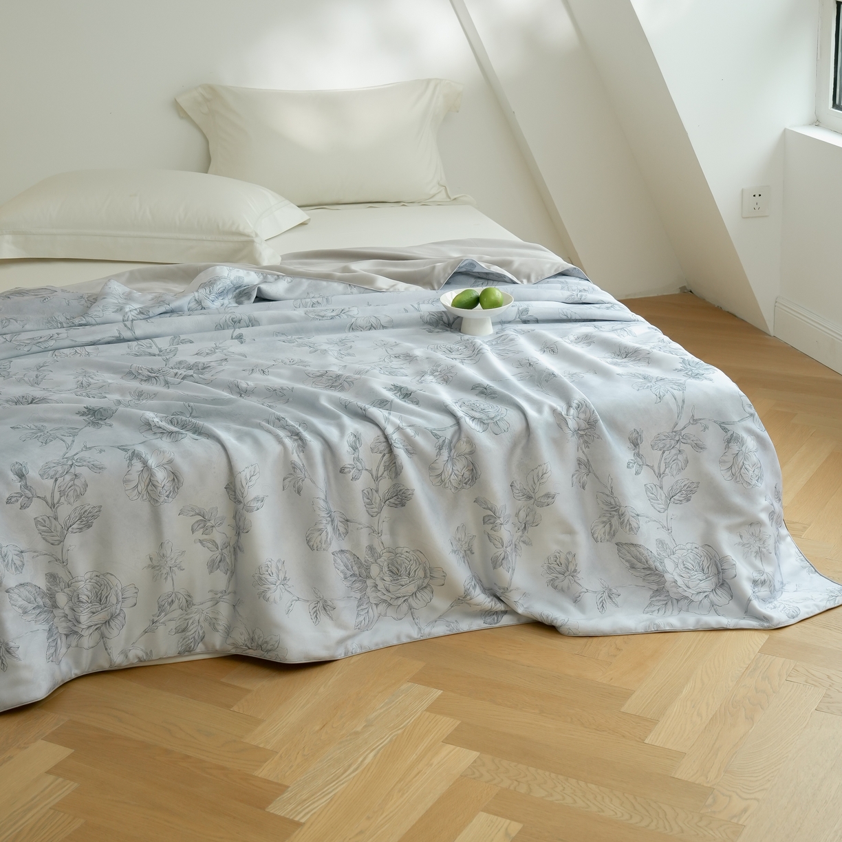 91家纺网 家纺一手货源 找家纺 沐晴家纺 2026新款春夏数码印花兰精天丝夏被空调被 夏洛-蓝