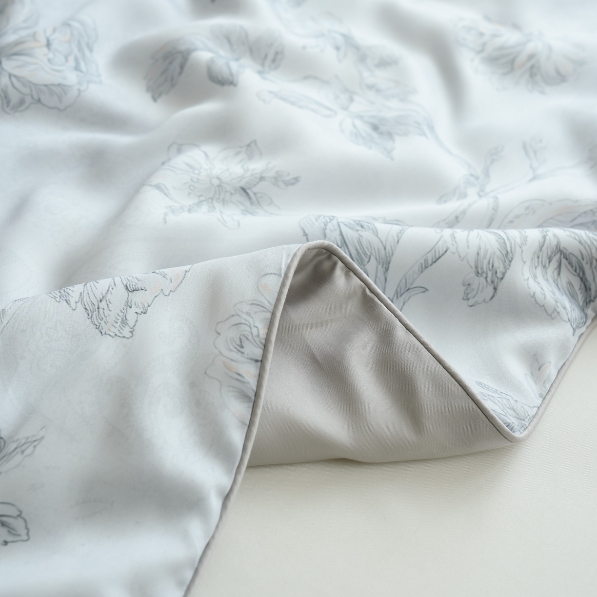 91家纺网 家纺一手货源 找家纺 沐晴家纺 2026新款春夏数码印花兰精天丝夏被空调被 夏洛-蓝