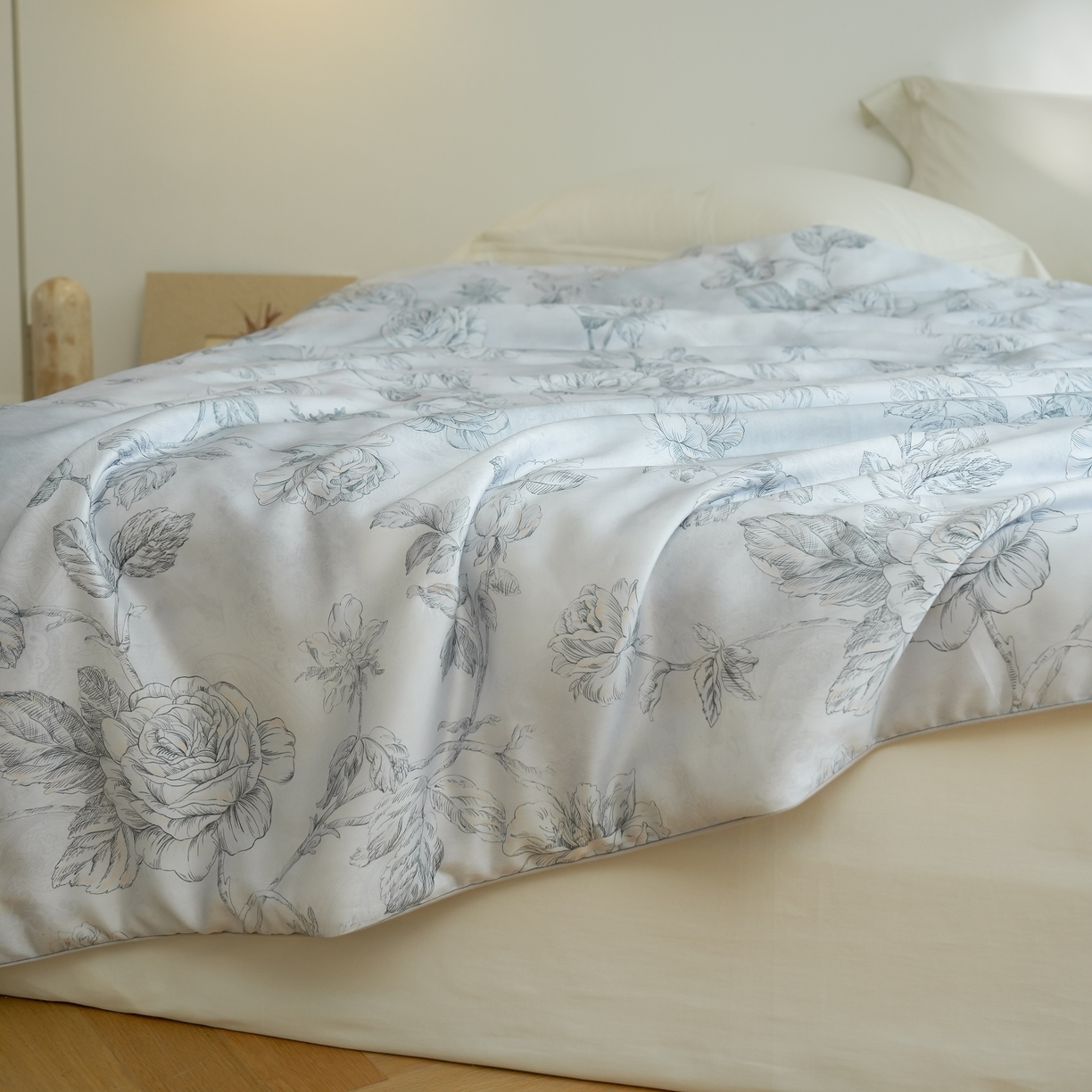 91家纺网 家纺一手货源 找家纺 沐晴家纺 2026新款春夏数码印花兰精天丝夏被空调被 夏洛-蓝