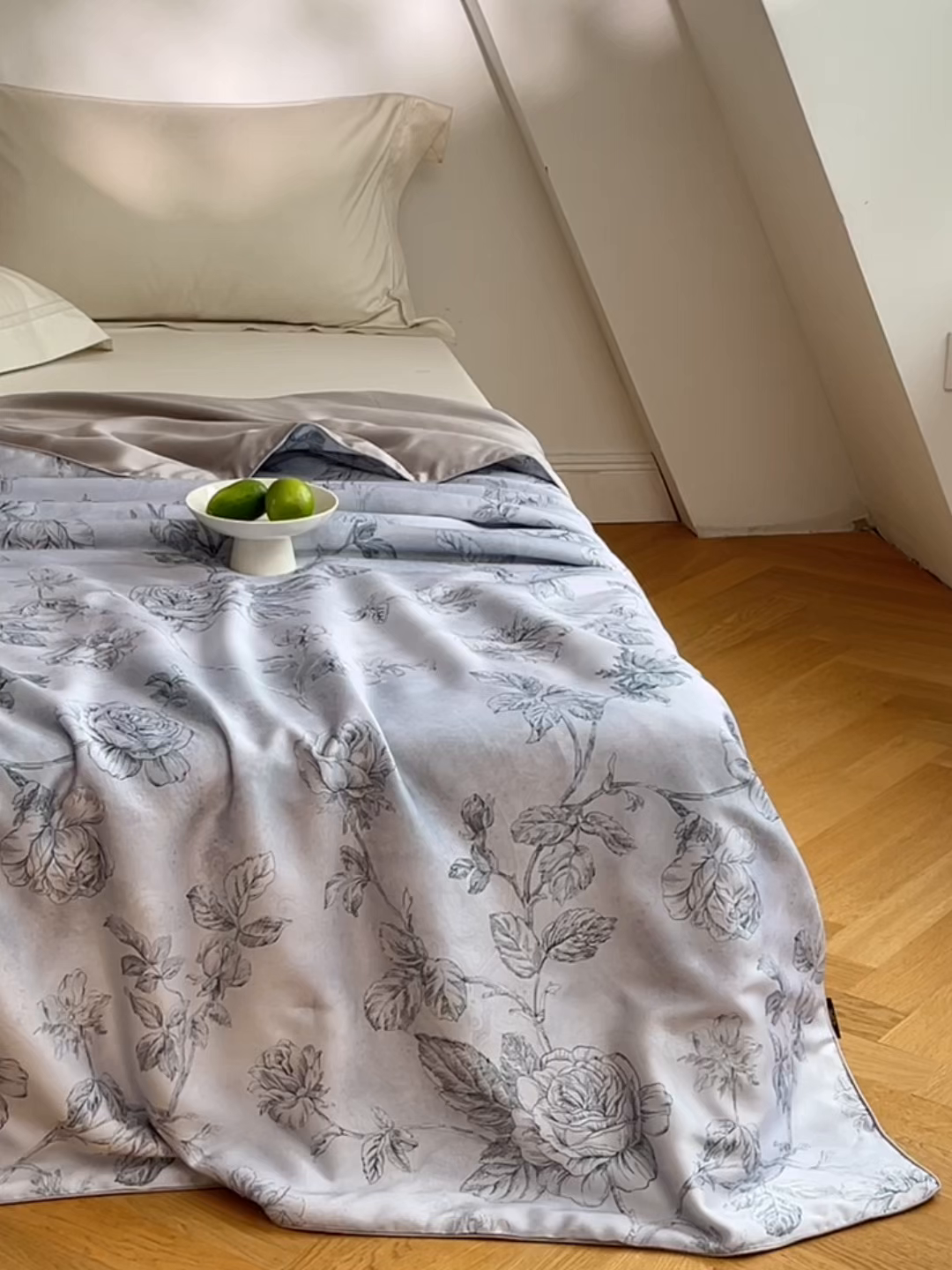 91家纺网 家纺一手货源 找家纺 沐晴家纺 2026新款春夏数码印花兰精天丝夏被空调被 夏洛-蓝