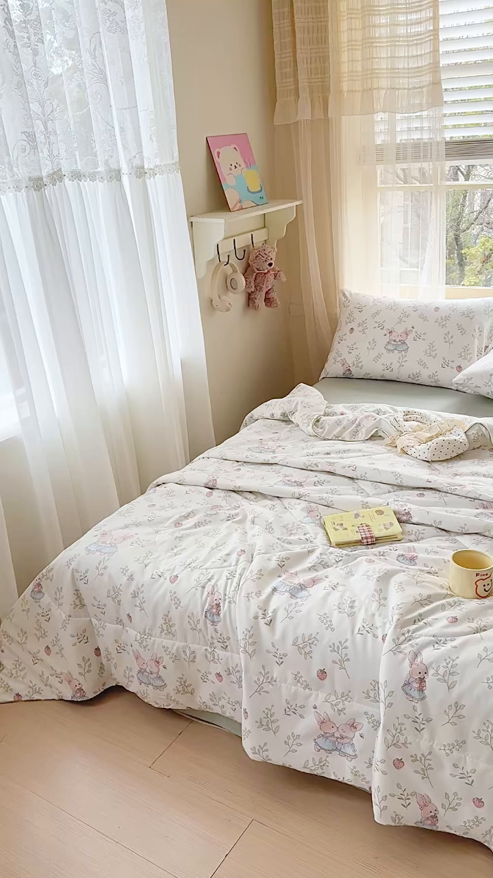 91家纺网 家纺一手货源 找家纺 梦舒阳家纺 2026新款仿棉夏凉被古法水洗棉夏被空调被跑量款 兔兔闺蜜