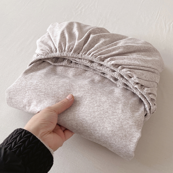 91家纺网 家纺一手货源 找家纺 春皖家纺 2026春夏新款天丝棉刺绣单床笠 床笠单件 曼妮-云褐色