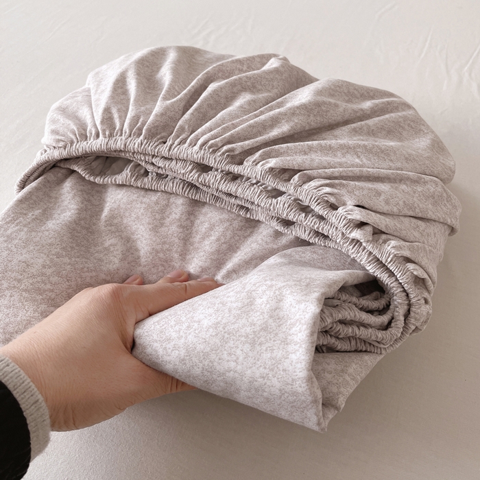 91家纺网 家纺一手货源 找家纺 春皖家纺 2026春夏新款天丝棉刺绣单床笠 床笠单件 曼妮-云褐色