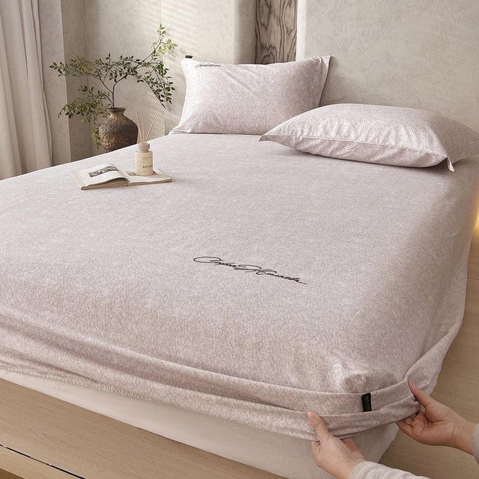 91家纺网 家纺一手货源 找家纺 春皖家纺 2026春夏新款天丝棉刺绣单床笠 床笠单件 曼妮-云褐色