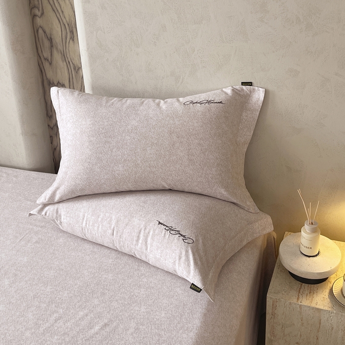 91家纺网 家纺一手货源 找家纺 春皖家纺 2026春夏新款天丝棉刺绣单枕套 枕套单件 曼妮-云褐色