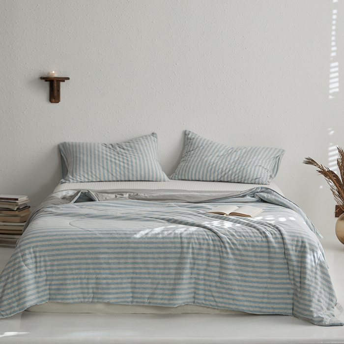 91家纺网 家纺一手货源 找家纺 春皖家纺 （提供买家秀）2026新款A类全棉针织凉感夏被 水蓝中条